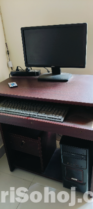 Desktop computer with Table